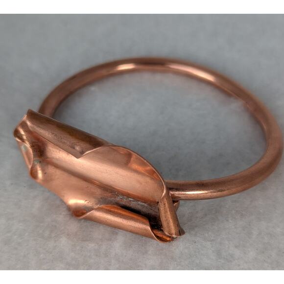 Copper bangle closed must fit over knuckles not more than ,7 .25'.Heavy gauge - Picture 7 of 7